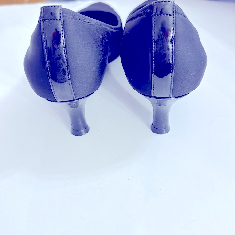 Rockport Women's Size 10 Black Kitty Heels Slip On Cushioned Insole Pointy Toe - Picture 7 of 7